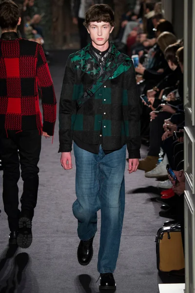 Look 77